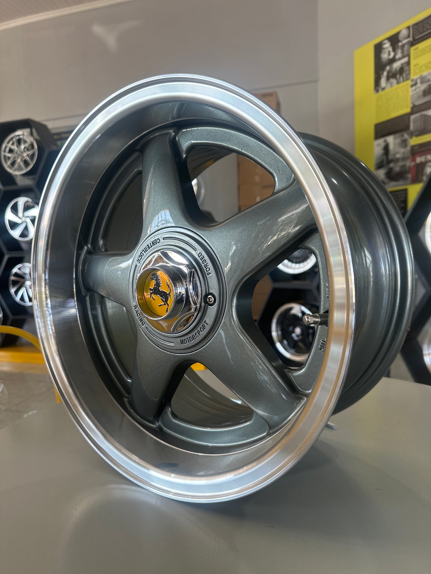 15" FERRARI 4X100/108 GREY