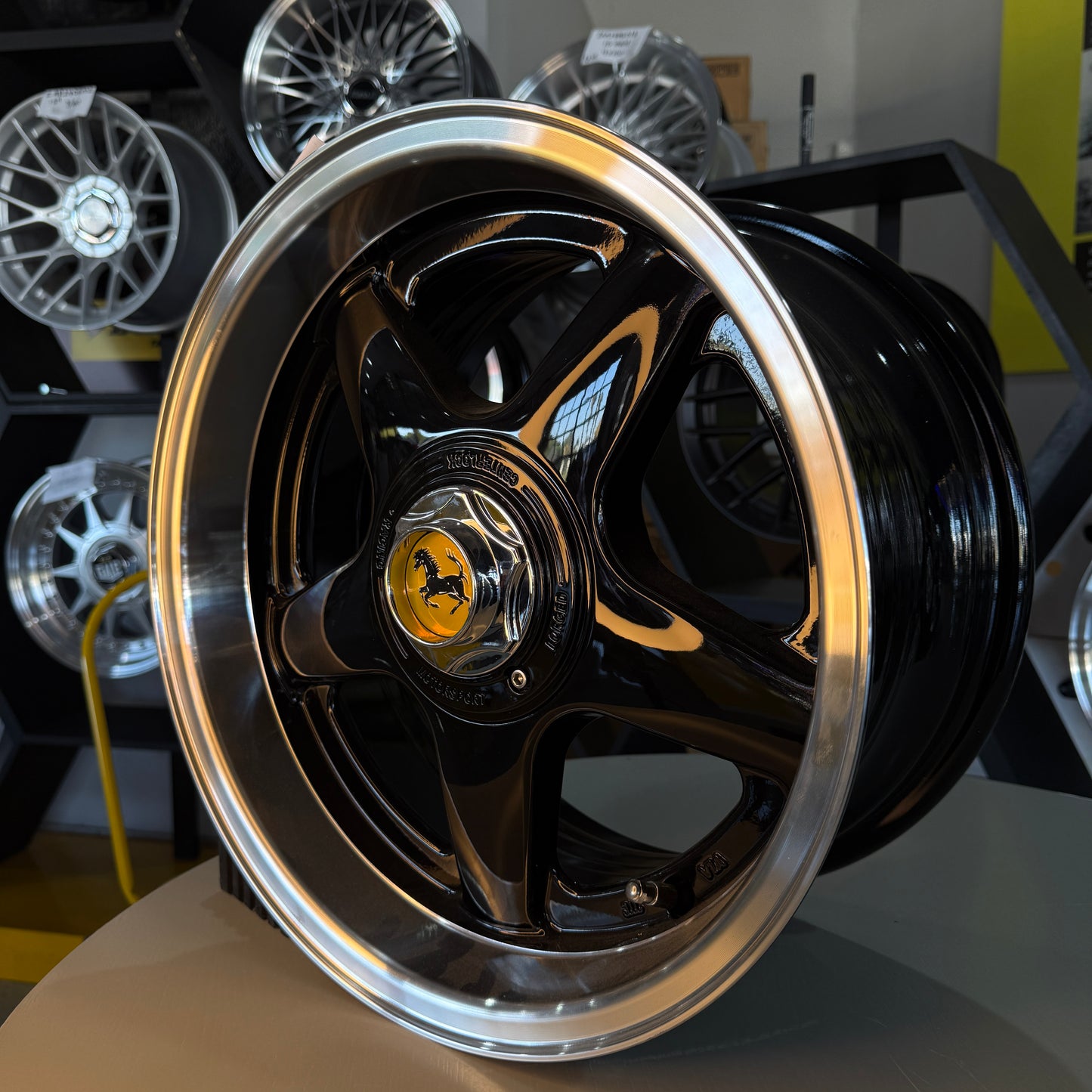 15" FERRARI 4X100/114 BLACK