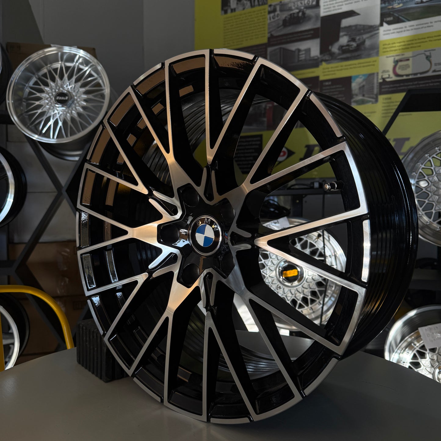 18" BMW 5X120 BLACL/SILVER