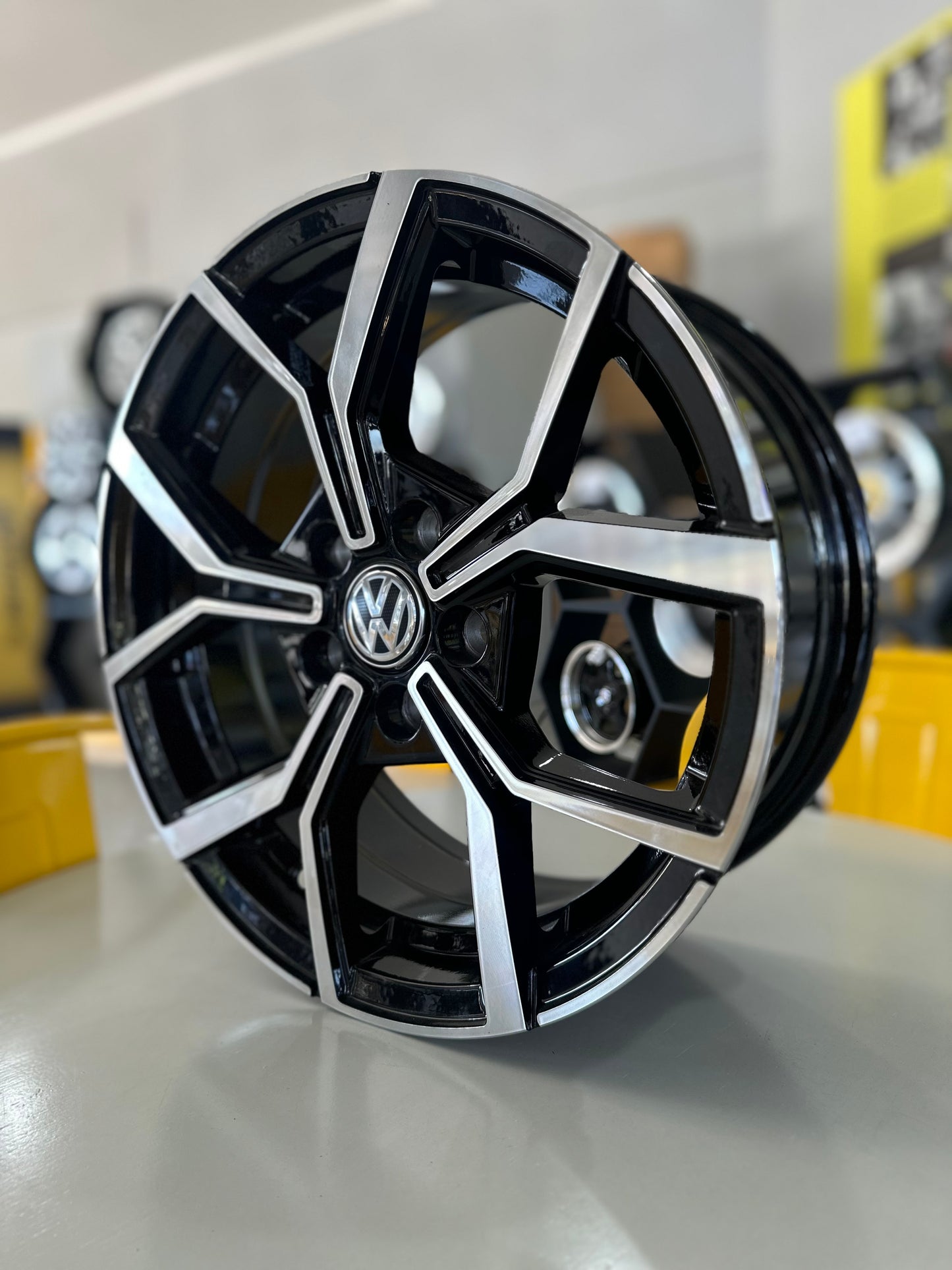 15" VW 5X100 BLACK/SILVER
