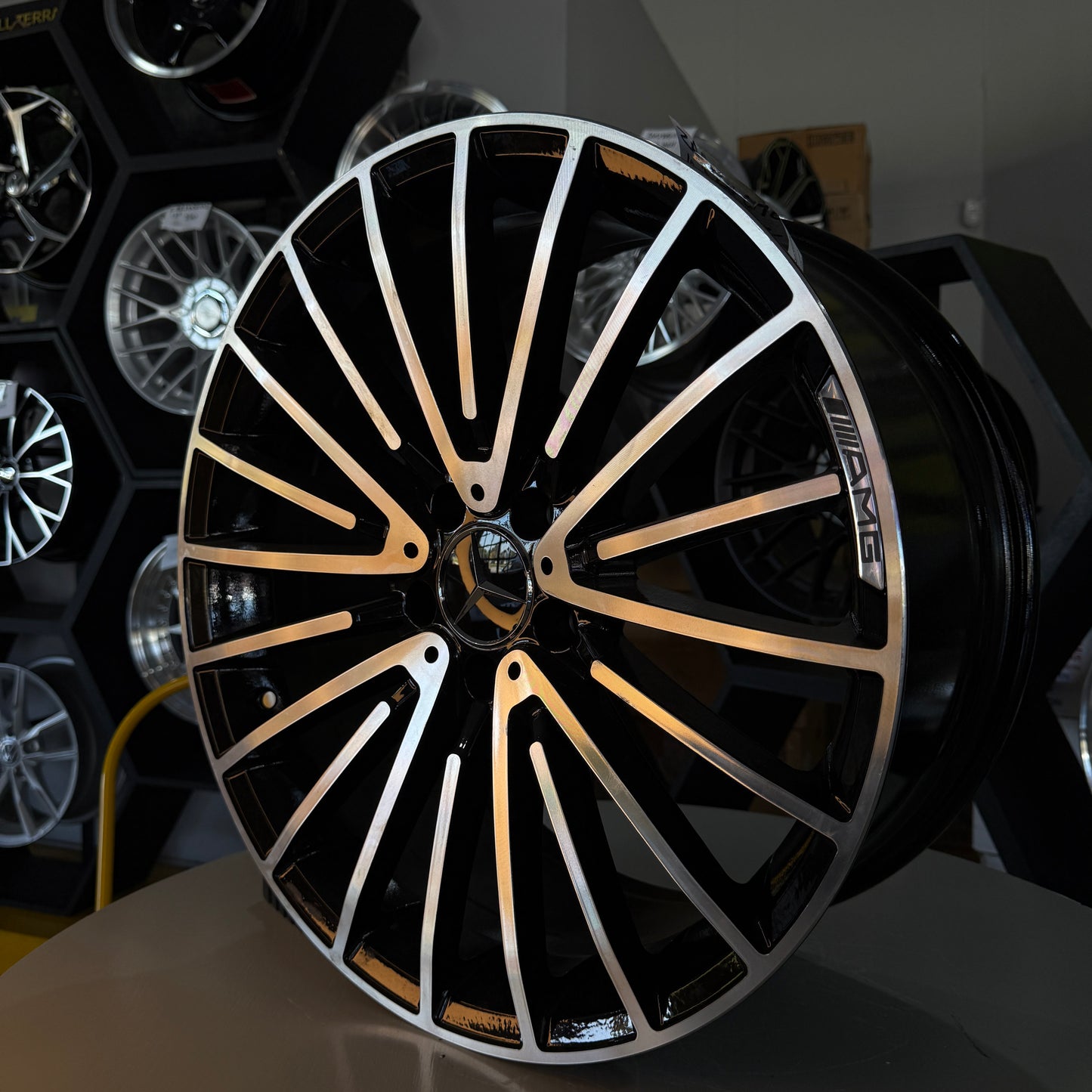 19" MERC 5X112 BLACK/SILVER