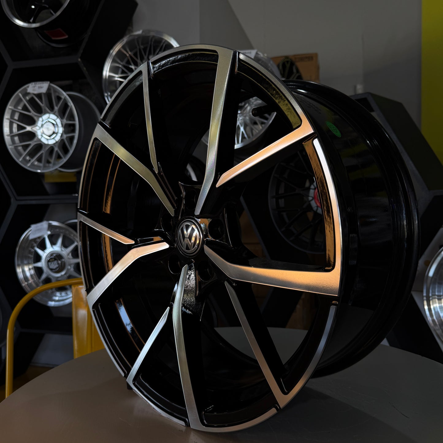 17" VW 5X100 BLACK/SILVER