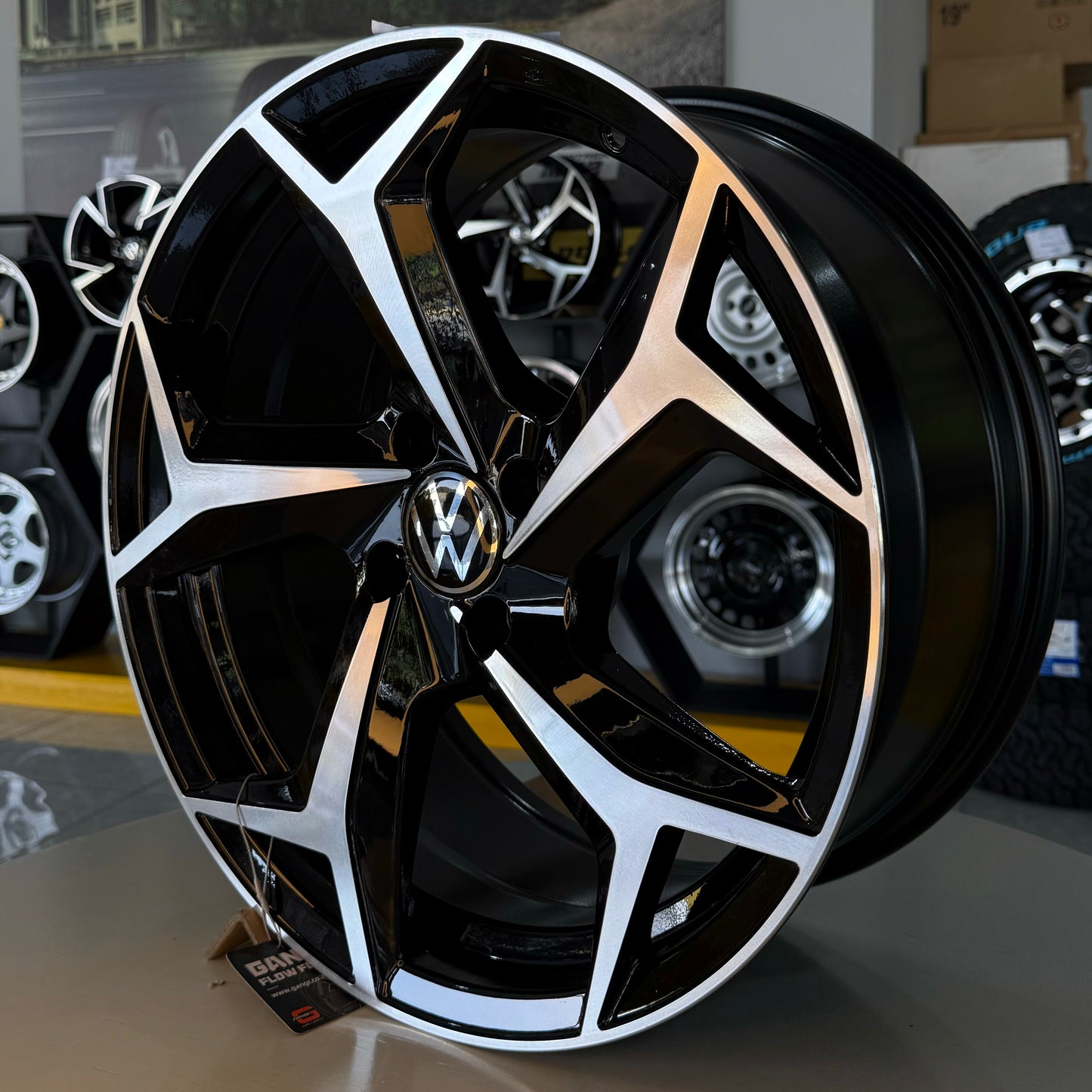 17" VW 4X100 BLACK/SILVER