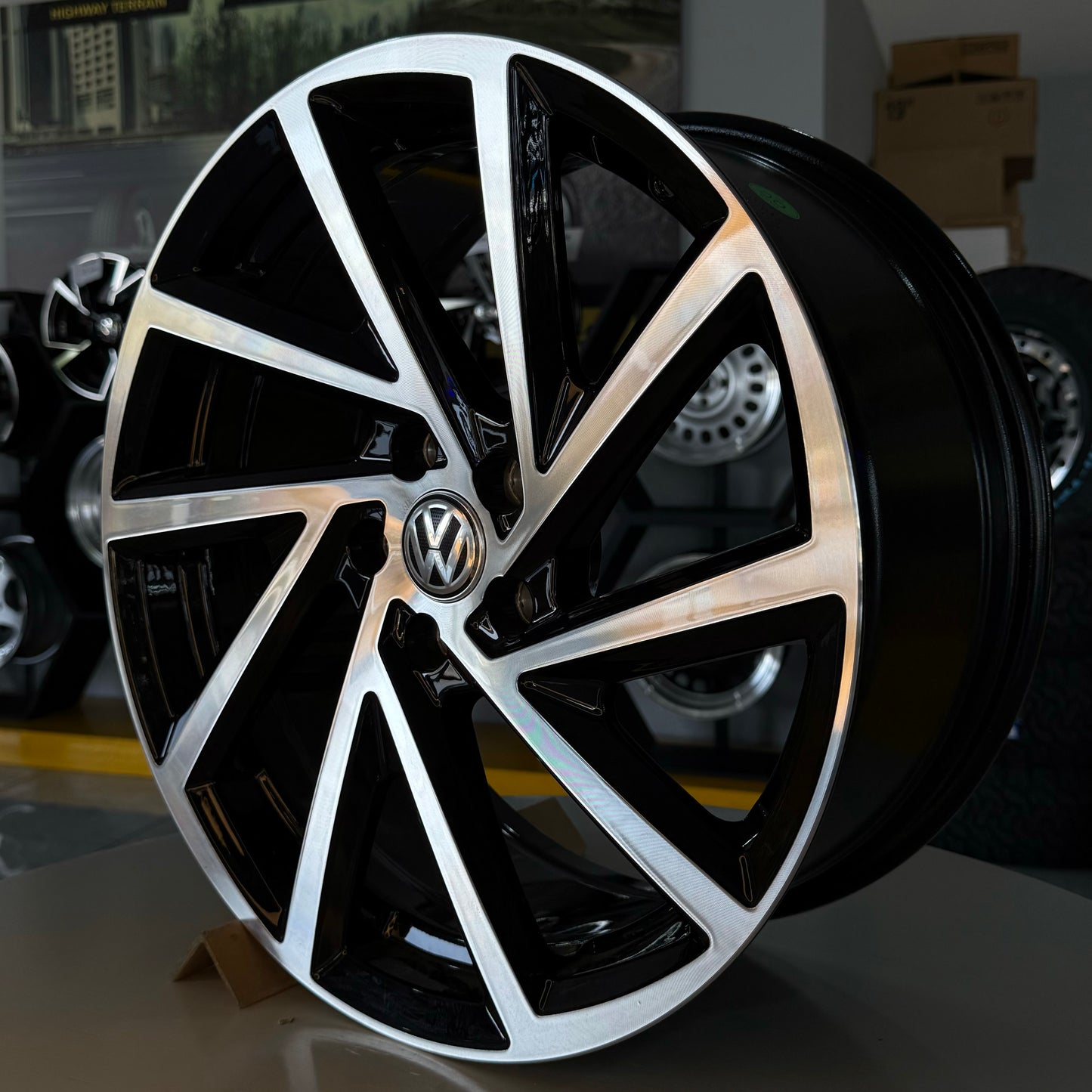 17" VW 5X100 BLACK/SILVER