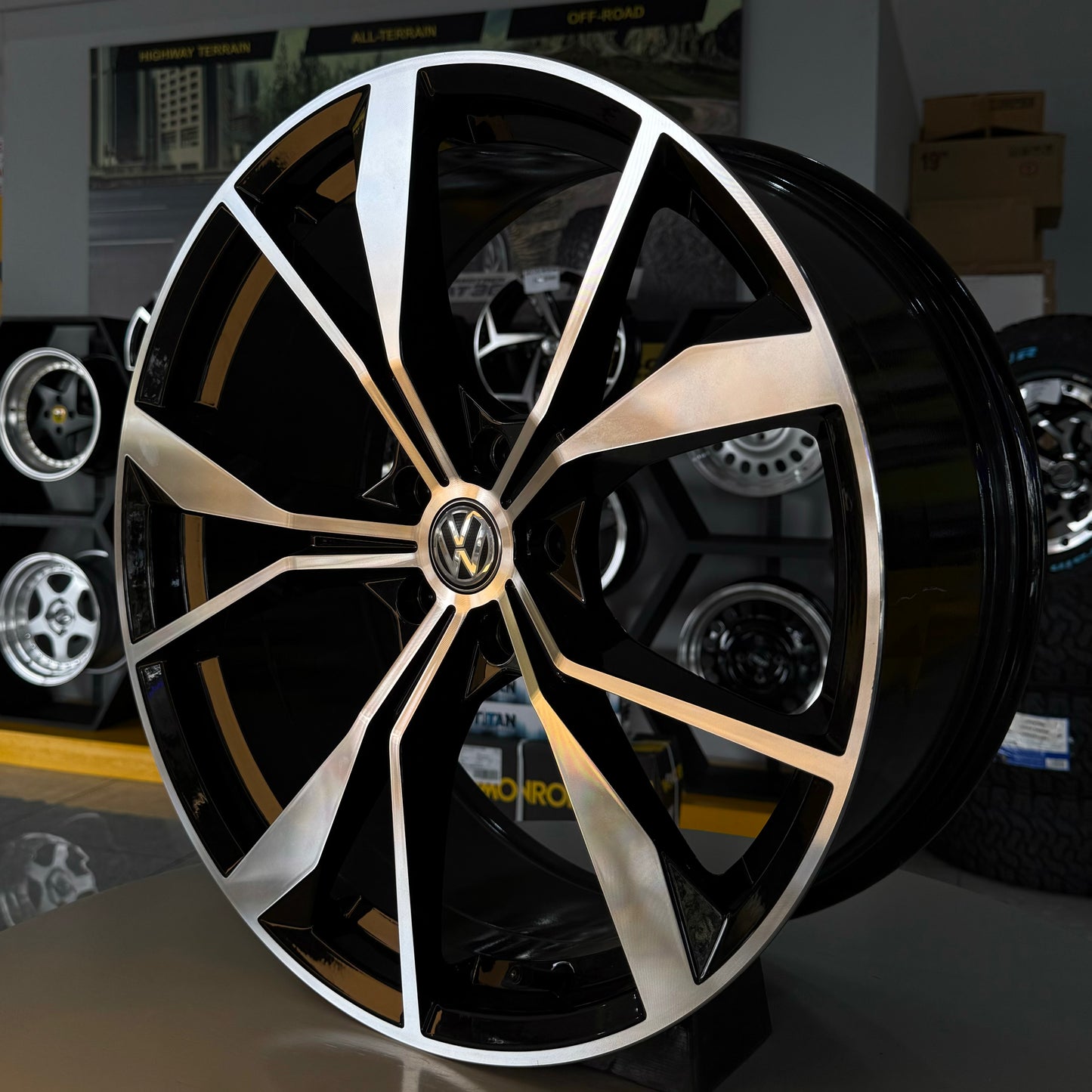 20" VW 5X112 BLACK/SILVER